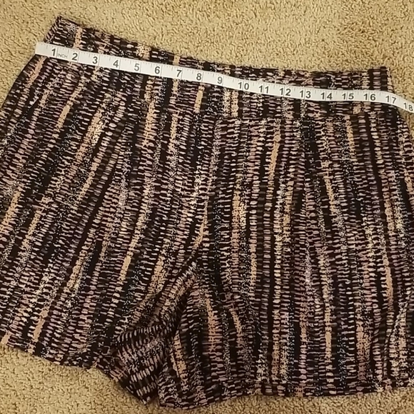 ANN TAYLOR Size 8 Pleated Loose Fitting Shorts - Picture 4 of 7